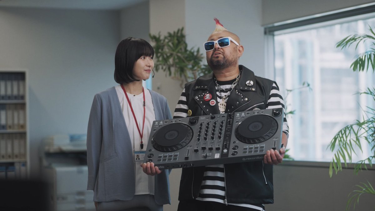 【CM出演】
コミュボのCMにお客のDJ役として出演させて頂きました。
親身な対応に感激、とってもハッピーな現場でした。パワーハグ！dude
youtu.be/CGdsWWuT0Jw?si…