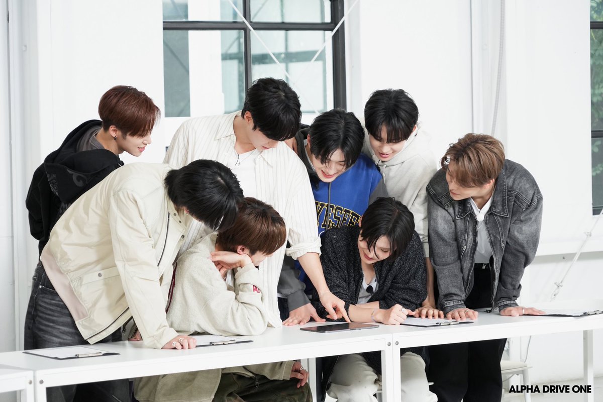 📷[25.11.3]

mnet plus chat update

'ONE DREAM FOREVER' EP.1-2 Behind Photo

🔗 artist.mnetplus.world/main/stg/ald1/…

#허씬롱 #贺鑫隆 
#씬롱 #XINLONG 
#HEXINLONG #ホーシンロン 
#ALD1 #ALPHADRIVEONE 
#알파드라이브원 
<a href="/ALD1_official/">ALPHA DRIVE ONE</a>