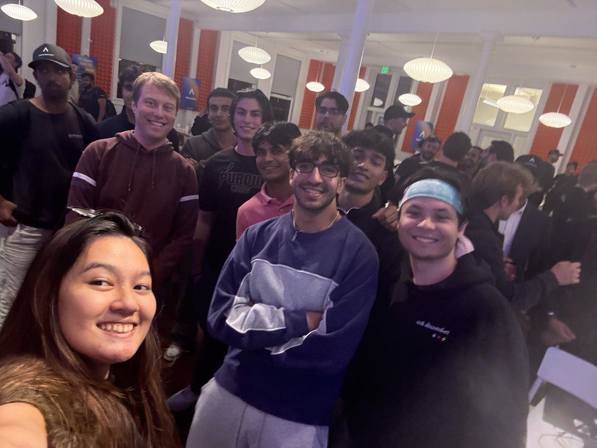 ellen_in_sf's tweet image. another hackathon win from solo hacking this weekend

thanks @ycombinator @MetorialAi  @amiklas 
I appreciate  the digicam!