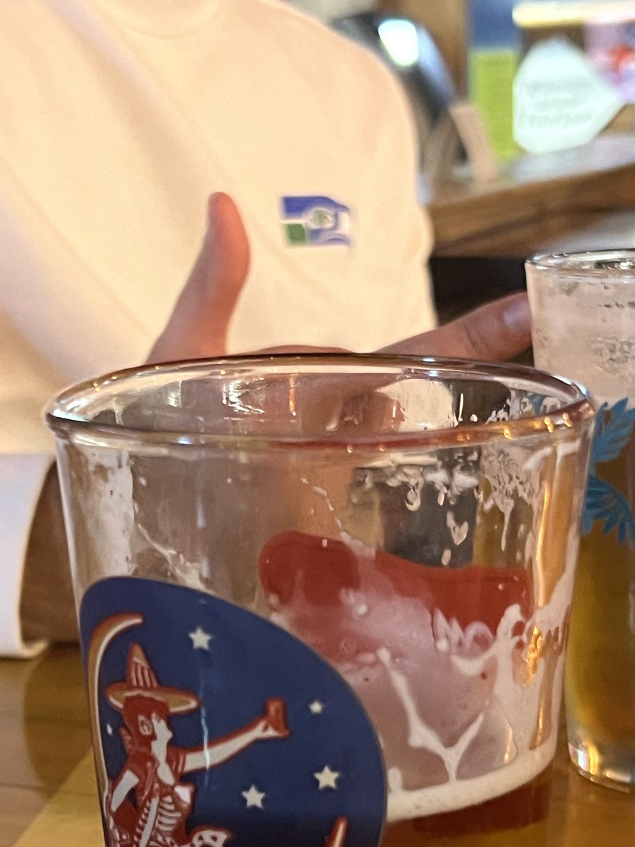 glowwdup's tweet image. Obsessed with the sloppy rim on this miller high life glass