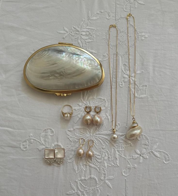 jewelgllow's tweet image. 