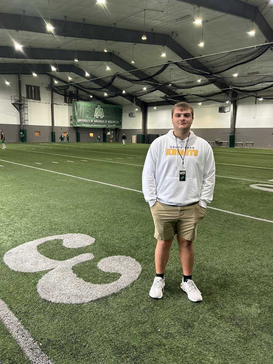barrow_dawson's tweet photo. I want to thank @coachjweevils and @coachuselton63 for the game day visit @WeevilFootball. @UAMsports 
@brash_on_sports @GregCooperUSA @WeBelieveInMe_ @FCRecruits @ncsa @NCSA_Football https://t.co/KhytoizL8V