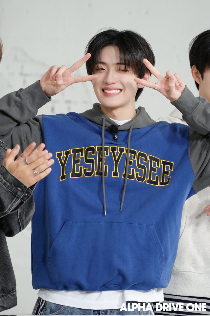 _swhyn58's tweet image. 원드림포에버 자컨 비하인드 포토 ˖ ⊹ #정상현