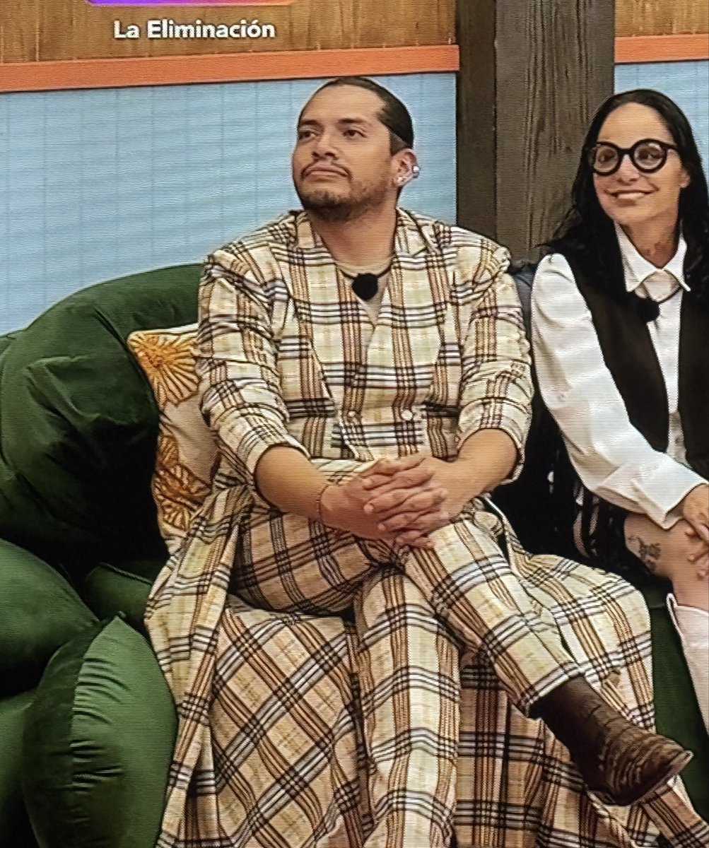 adamesrules's tweet image. Ahora que se fue el Jumanji, el más mueble de la granja pasa en automático a Dorothy. El tipo no ha hecho un carajo desde que Sergio Mori le quitó el foco, solo anda de soberbio porque la criada de los gymbros lo adula. 

#LaGranjaVIP