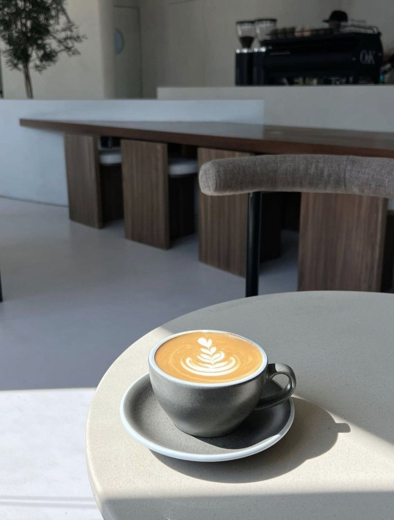 وتشرُقُ المحبَّةُ بأرواحِنَا مَهمَا أَعتمَ القَلبُ يَومًا 
.
.
.
#صباح_الخير 
.