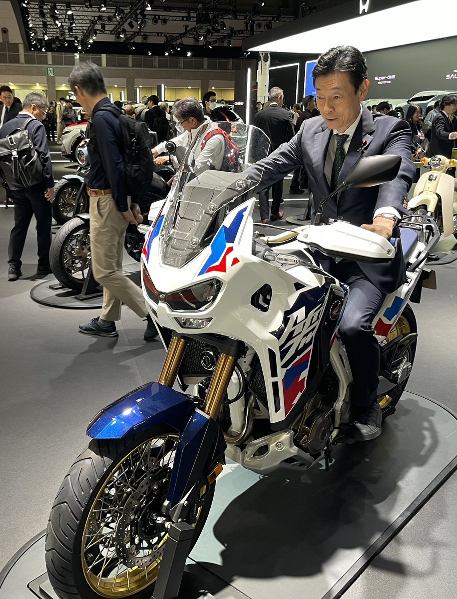 バイクの展示もたくさんありました。