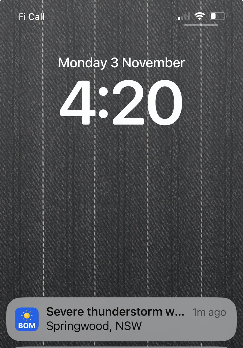 OneTheRed's tweet image. Are they on a go slow now? Massive storm passed by about 20 mins ago, dark, wind, heavy rain now pretty light, no wind etc 😂 #BOM