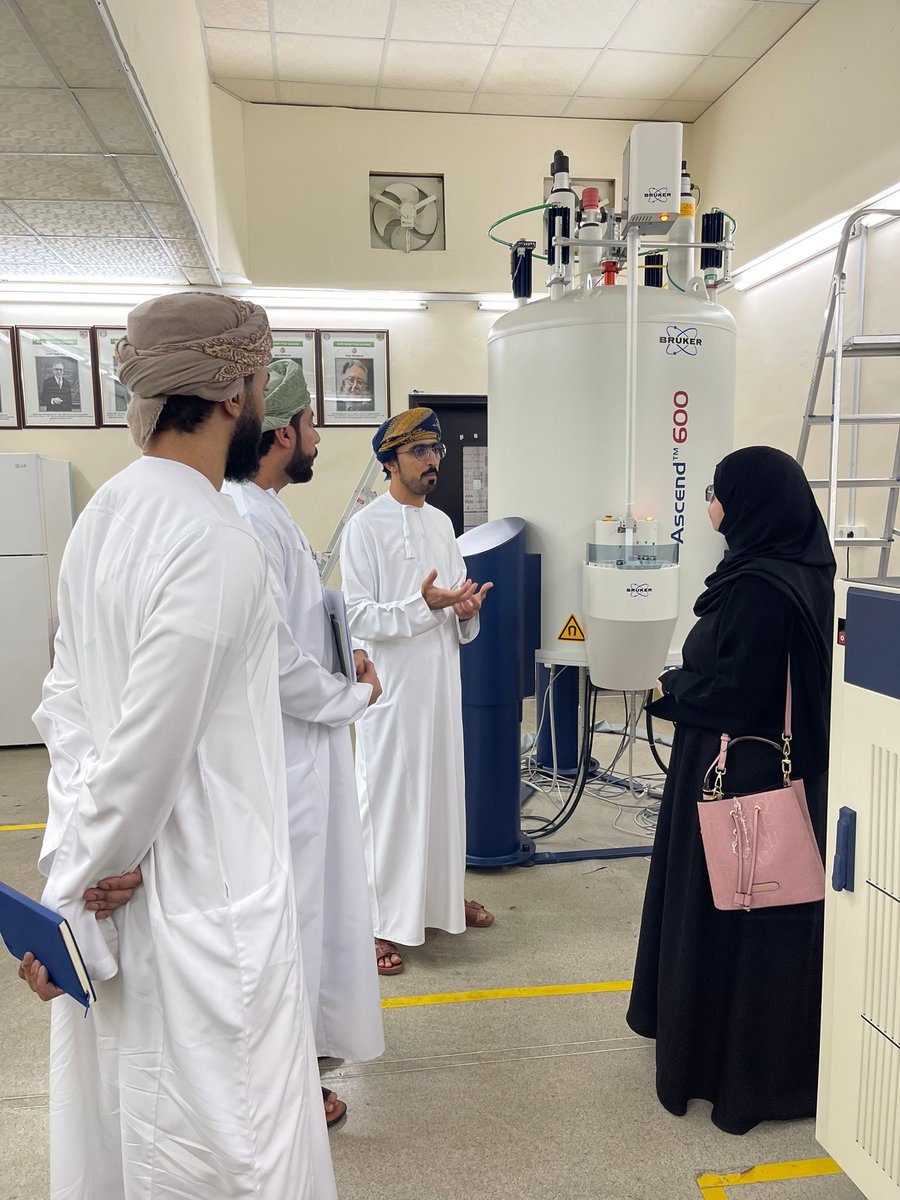 Ejaad_info's tweet image. قام فريق مشروع #iLab بزيارة #جامعة_نزوى، لبحث فرص التعاون البحثي والتقني والاطلاع على إمكانيات مركز البحوث بالجامعة.
تأتي الزيارة تعزيزًا للتكامل المؤسسي والشراكة الأكاديمية دعمًا لأهداف #رؤية_عُمان_2040 في بناء اقتصاد معرفي قائم على الابتكار. ⚙️🌿
إيجاد #البحث_العلمي #الابتكار