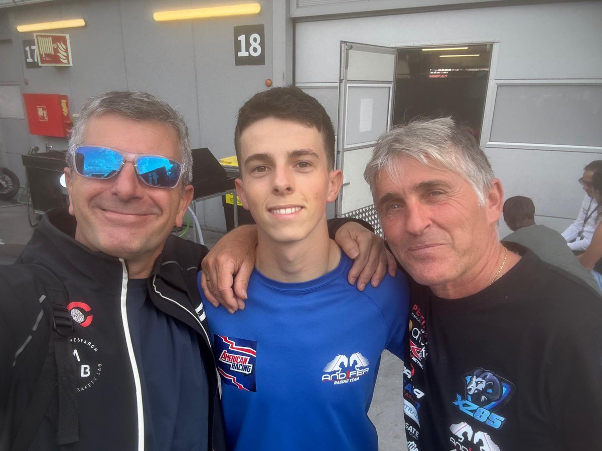 Jontxuki's tweet image. El Boss @0Carlesolle2 , con &quot;el peina cabras de Legazpi&quot; @XabiZurutuza85 y su padre Iosu...... el Boss se junta con los buenos......💪💪💪