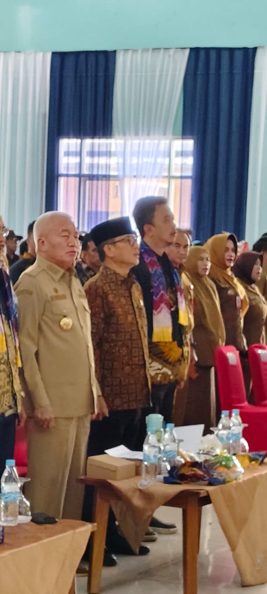 Qadrijpeg's tweet photo. Menteri Desa dan pembangunan daerah tertinggal menghadiri acara deklarasi desa bersinar di kabupaten Banjar Kalimantan Selatan, 3 November 2025

*#DesaBersihDariNarkotika*
*#TerimaKasihYandriSusanto*
#SelamatkanDesaDariNarkotika
#DesaBersinar

@prabowo
@YandriSusanto
@arizapatria https://t.co/HNjbSmq9zI