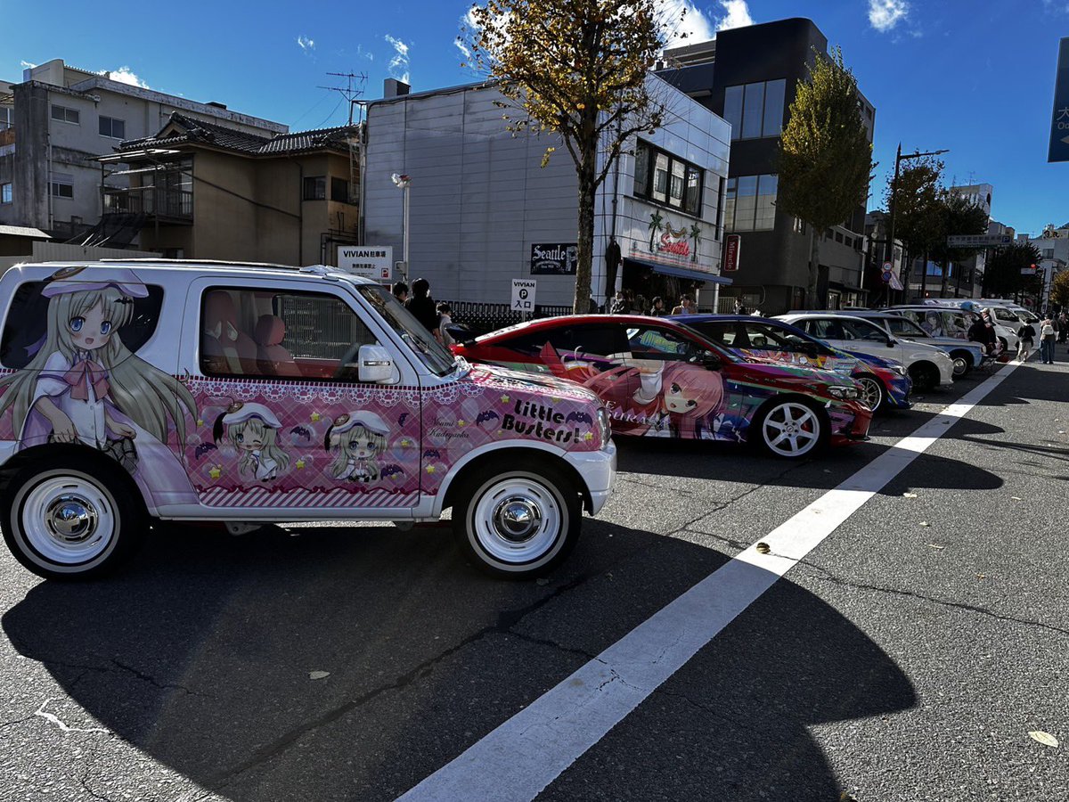 iida_okafes's tweet photo. ＼痛車エリアがアツい！！／

作品愛がドーンと詰まった
“痛車”も展示中です🎨🚗✨

細部までしっかり世界観が作り込まれてて
思わず写真撮りたくなるクオリティ…！

推しの車を見つけてみてね🔥

#丘フェス #ナミキちゃん #飯田市 https://t.co/zbJRMzP0j8