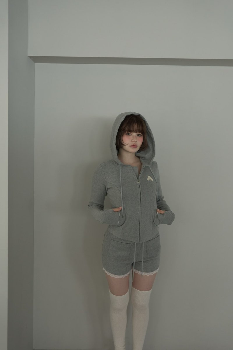Viola hoodie set up color beige/gray ¥19800-tax in ラインの美しさ 