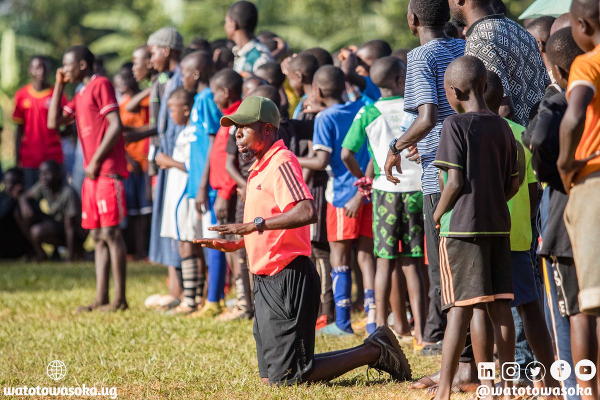 #NewWeek
#WeRemainComposed
Great coaches don’t just stand on the touchline, they build bridges between dreams and discipline.
#CoachPatu 
📸: #ApuuliDidIt