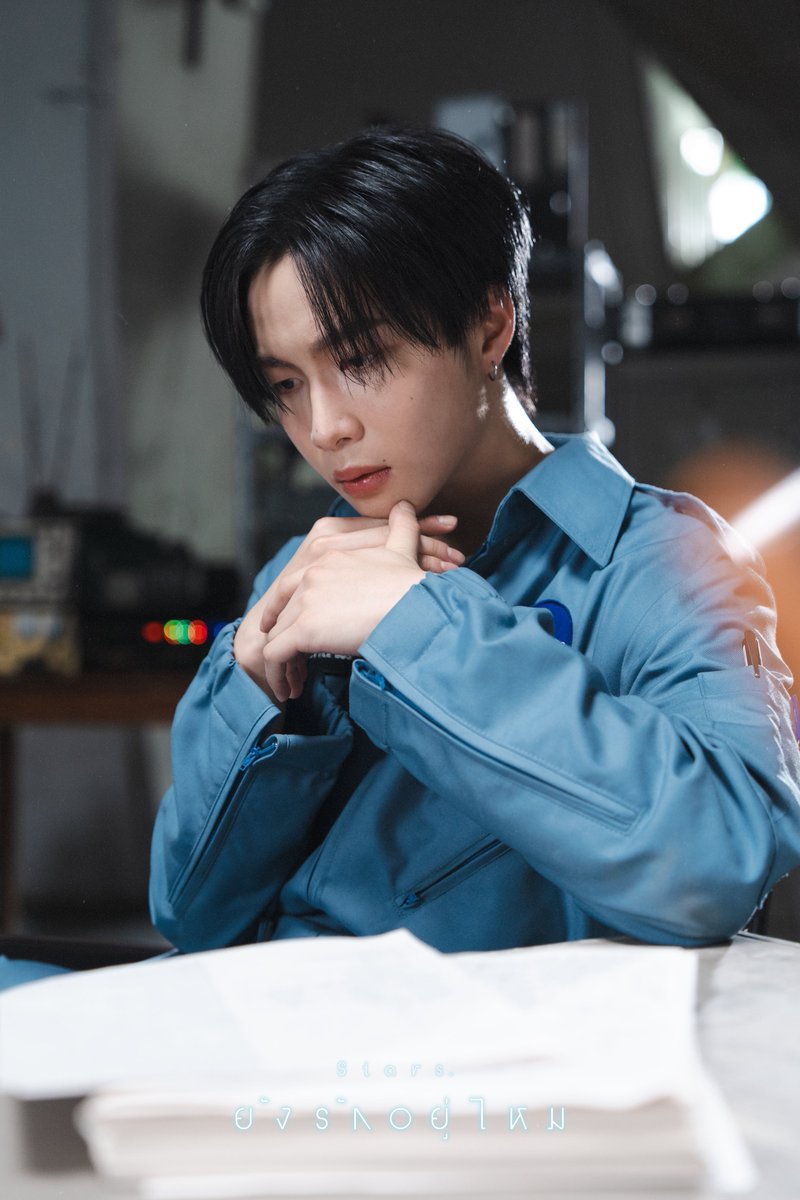 BUS_SONRAY's tweet image. ท่ามกลางเพื่อนมากมาย แต่เราไม่เข้าใจกัน

#JUNGT

‘ยังรักอยู่ไหม (Stars.)’
MUSIC VIDEO
RELEASE ON 05.11.2025
7PM (GMT+7)
YouTube: TADA LABELS

#BUS_ยังรักอยู่ไหม_IndividualPhoto
#BUS_ยังรักอยู่ไหม
#BUSbecauseofyouishine
#SONRAYMUSIC