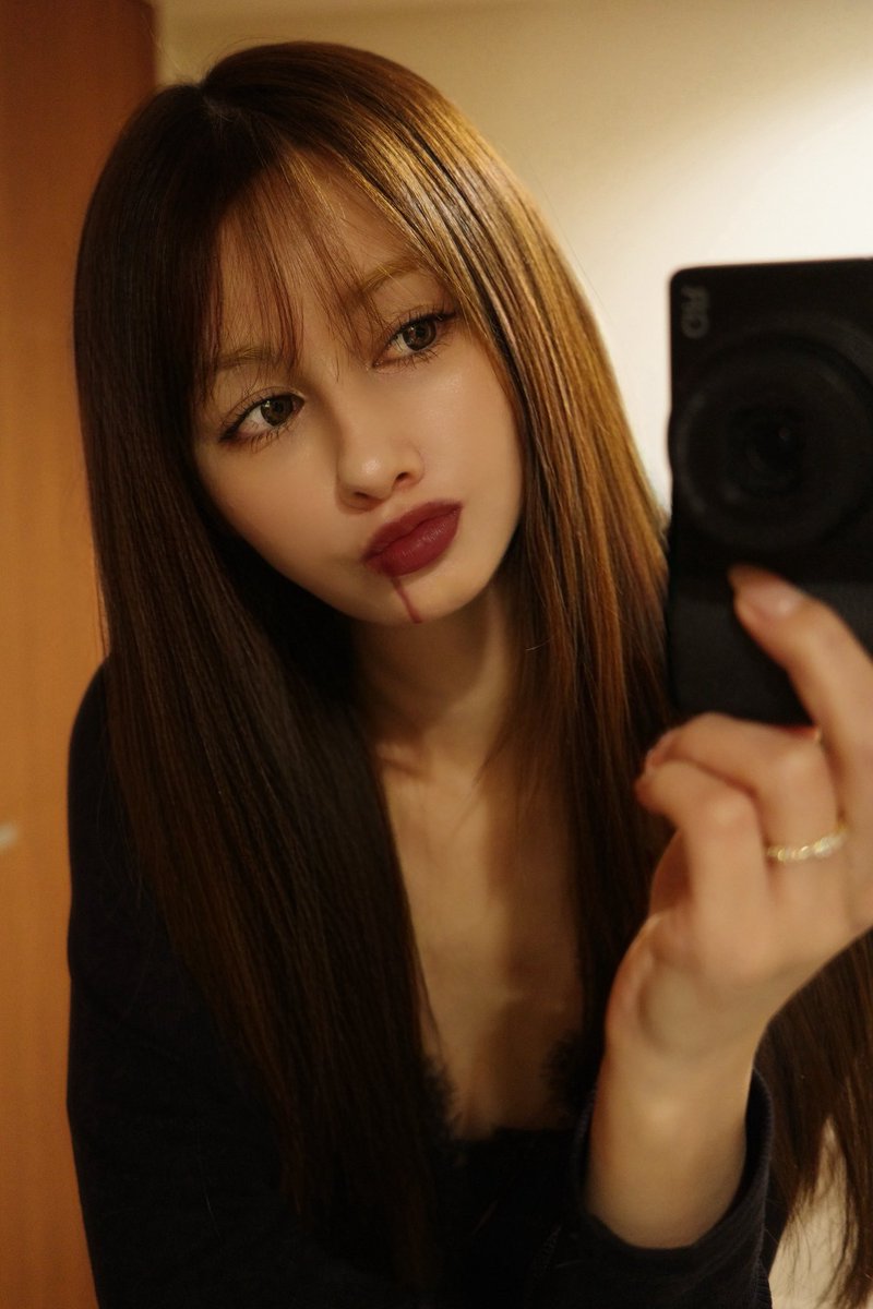 ハロウィンとかやってないから
せめてアプリで血流してみた。
アイライナーは
CAROME.♥
ブラックを使用してます。
水、汗、涙に強く
とにかく落ちにくい＆滲まないアイライナーになってます。

item.rakuten.co.jp/carome/crm001/
送料無料🎀

CAROME.のアイライナーは自社で開発、販売してます。