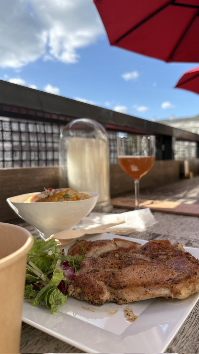 ちょっと遅いけど優雅にお昼✨🍷✨🍗✨🥗✨
＃ハウステンボス　＃テイストオブ九州