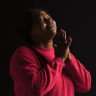 Heavenly Father, 
Thank You for this new day. 
Grant me wisdom, strength, and peace. 
Bless our work, guide our words with kindness, and protect our loved ones. 
Help us walk in faith and gratitude. 
Amen.