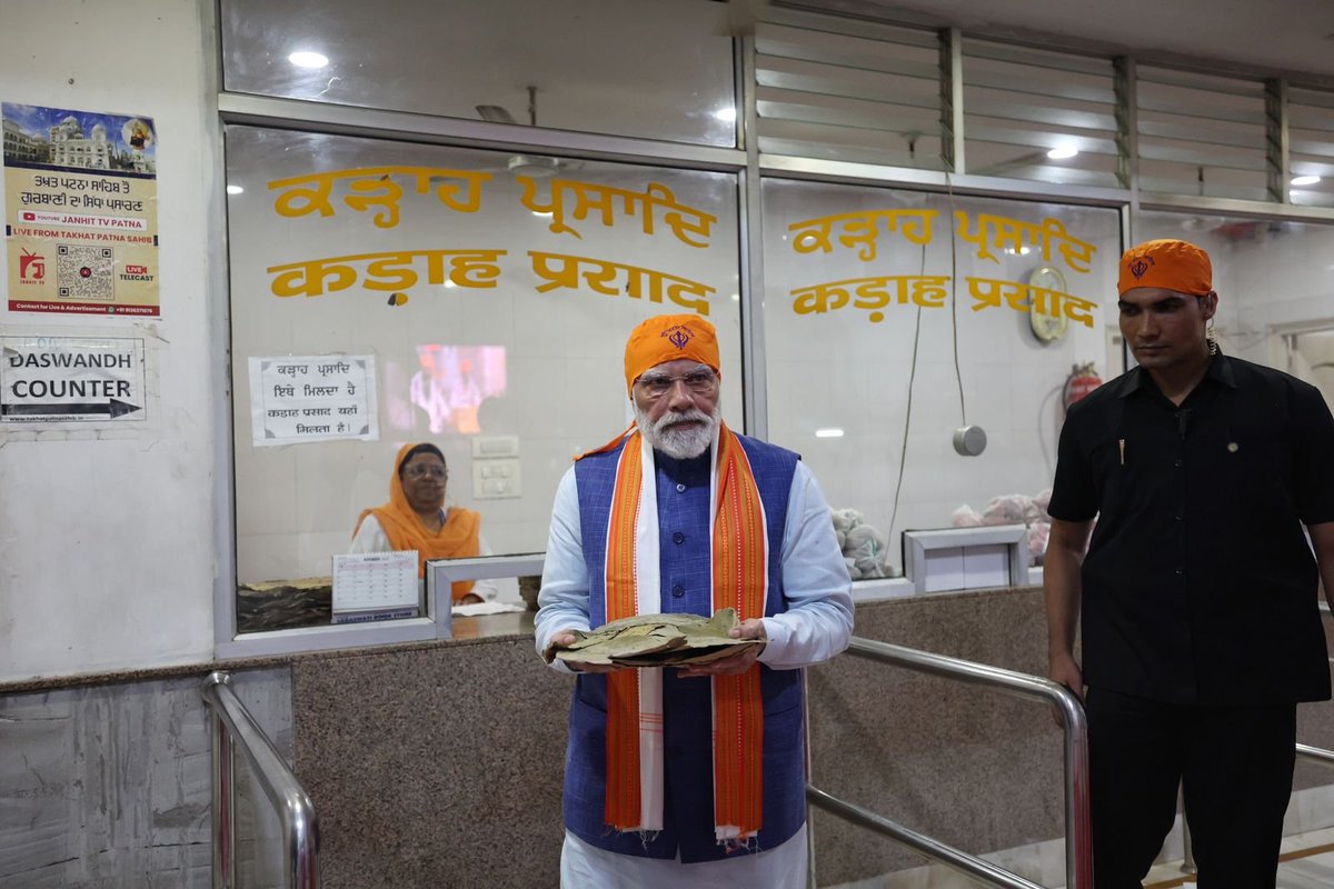 ModelKangana's tweet image. It was a very divine experience to pray at the Takhat Sri Harimandir Ji Patna Sahib this evening.

#MondayMotivation
#TeamIndia
#RDIScheme
#AsaramBapuCase