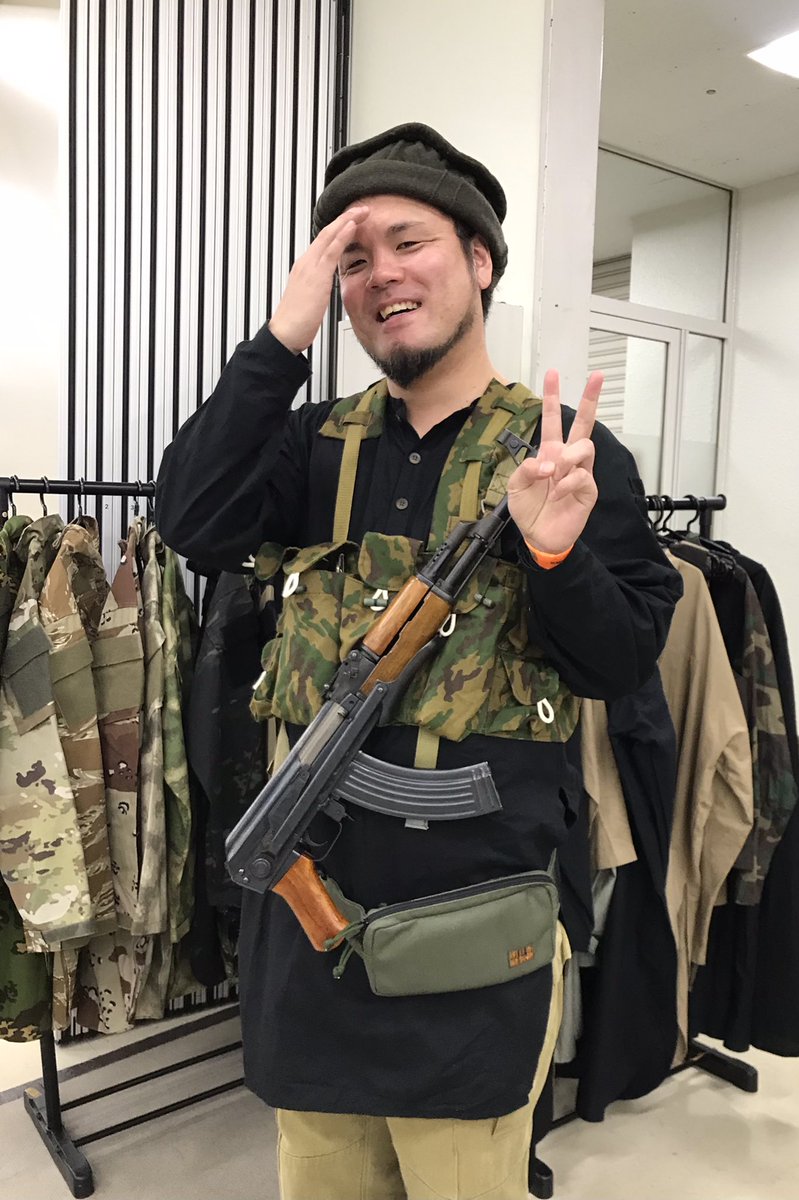 本日開催中の爆裂祭、明日香縫製さんのブースで14時まで微力ながらお手伝いさせていただきました〜！

会場でお声かけくださった方々ありがとうございます🙇🏽