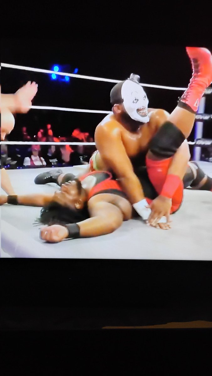 svenfan87's tweet image. Watching the #OVW Halloween special #HellNight and #EricSurge pulled at an #ArtTheClown to win the match.