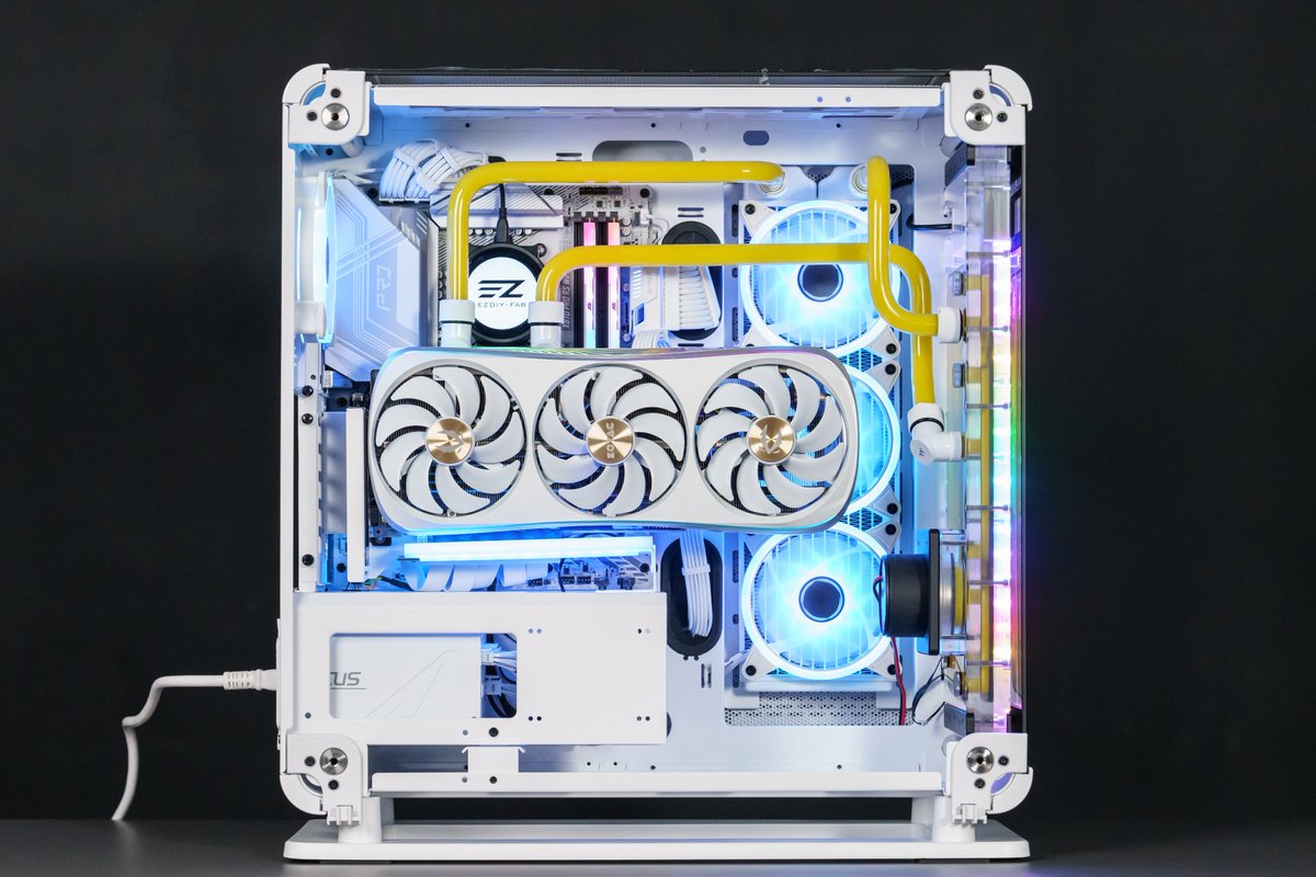 ThermaltakeInc's tweet image. Core P6 Custom Loop 🌈✨ Precision, color, and craftsmanship, this build pushes aesthetics and performance to the next level.

Big thanks to @ezdiyfab for sharing this build!

#Thermaltake #CoreP6 #CustomPC #LiquidCooling #WaterCooling #PCBuild #Modding