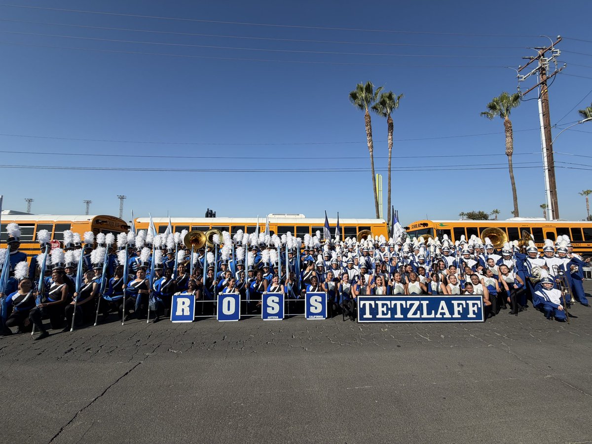 tetzlaff12351's tweet image. Congratulations to our Marching Band….Sweepstakes Award! 🥇 ..
Colorguard = 2nd 🥈 ..and Drum Major Isabella Chavez 🏅 #ABCUSD