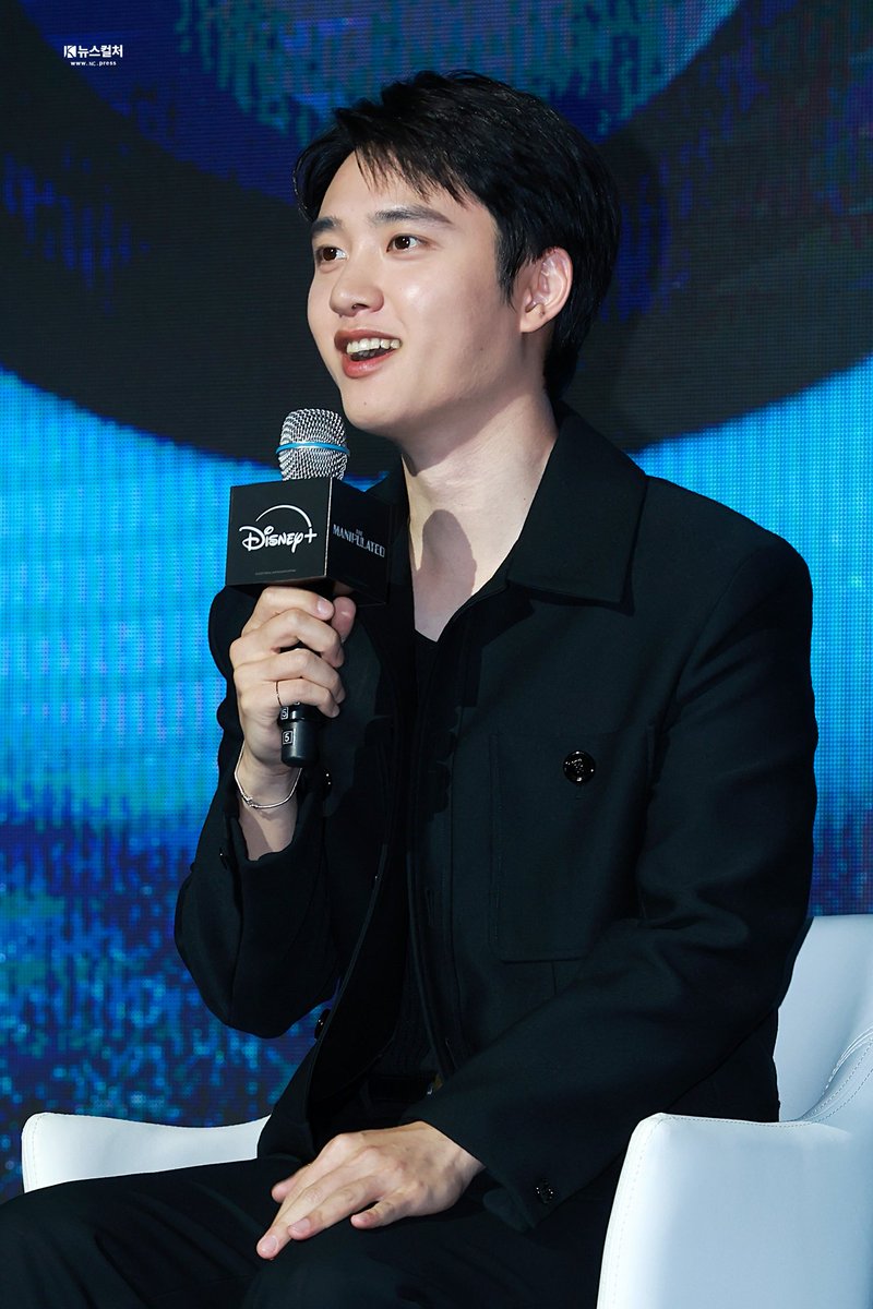 —— © kkyungsoo archive tweet media