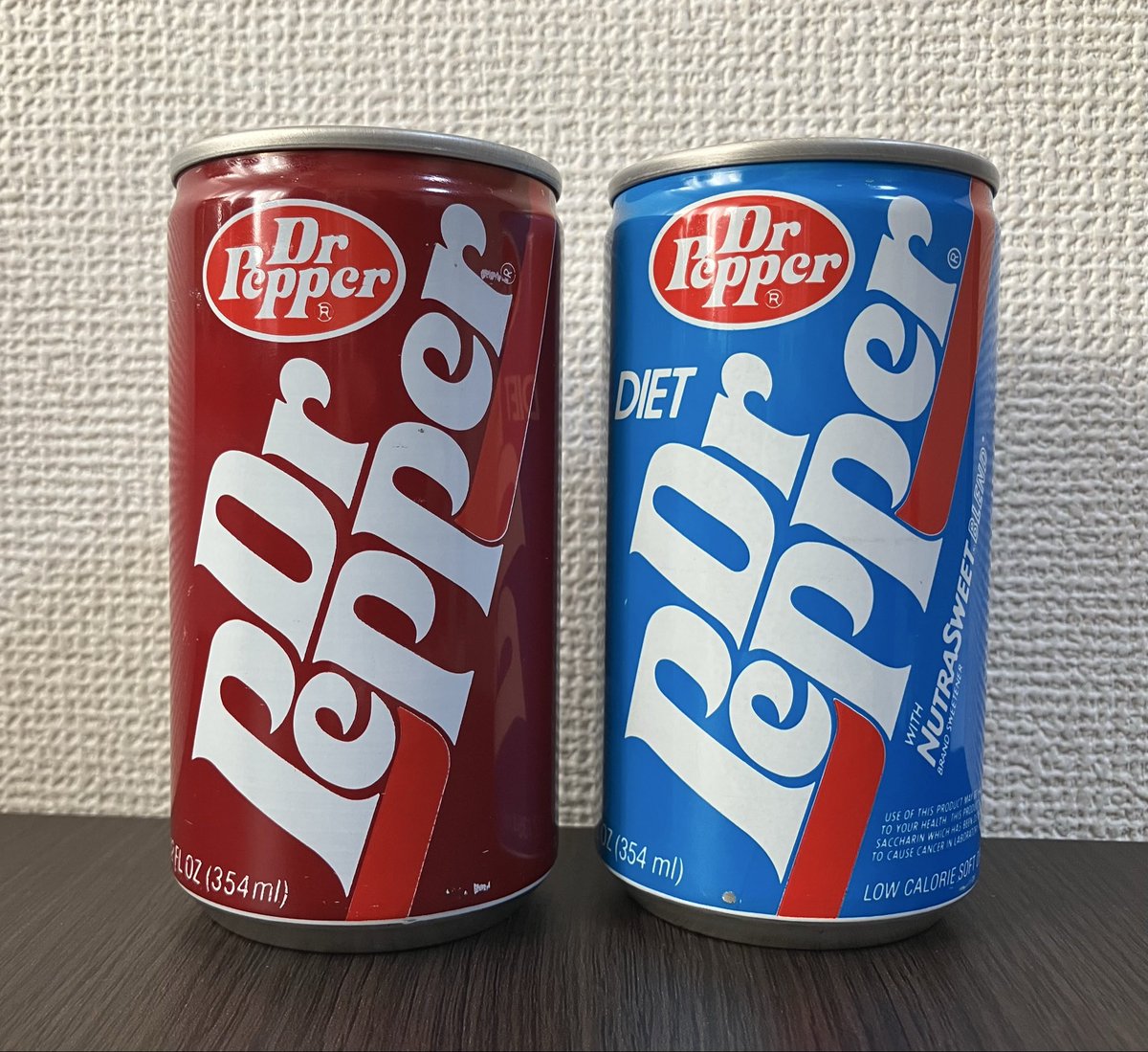 11月3日は ＃ゴジラの日 

米国の ＃ドクターペッパー が、『Godzilla 1985』の公開に合わせてコラボした時の缶がコレ。

缶の裏面に、4.95ドルでTシャツが買えることが書かれています。

このイラストがプリントされた黄色い ＃ドクペ Tシャツなのですが、正直、すごく欲しい！！😁