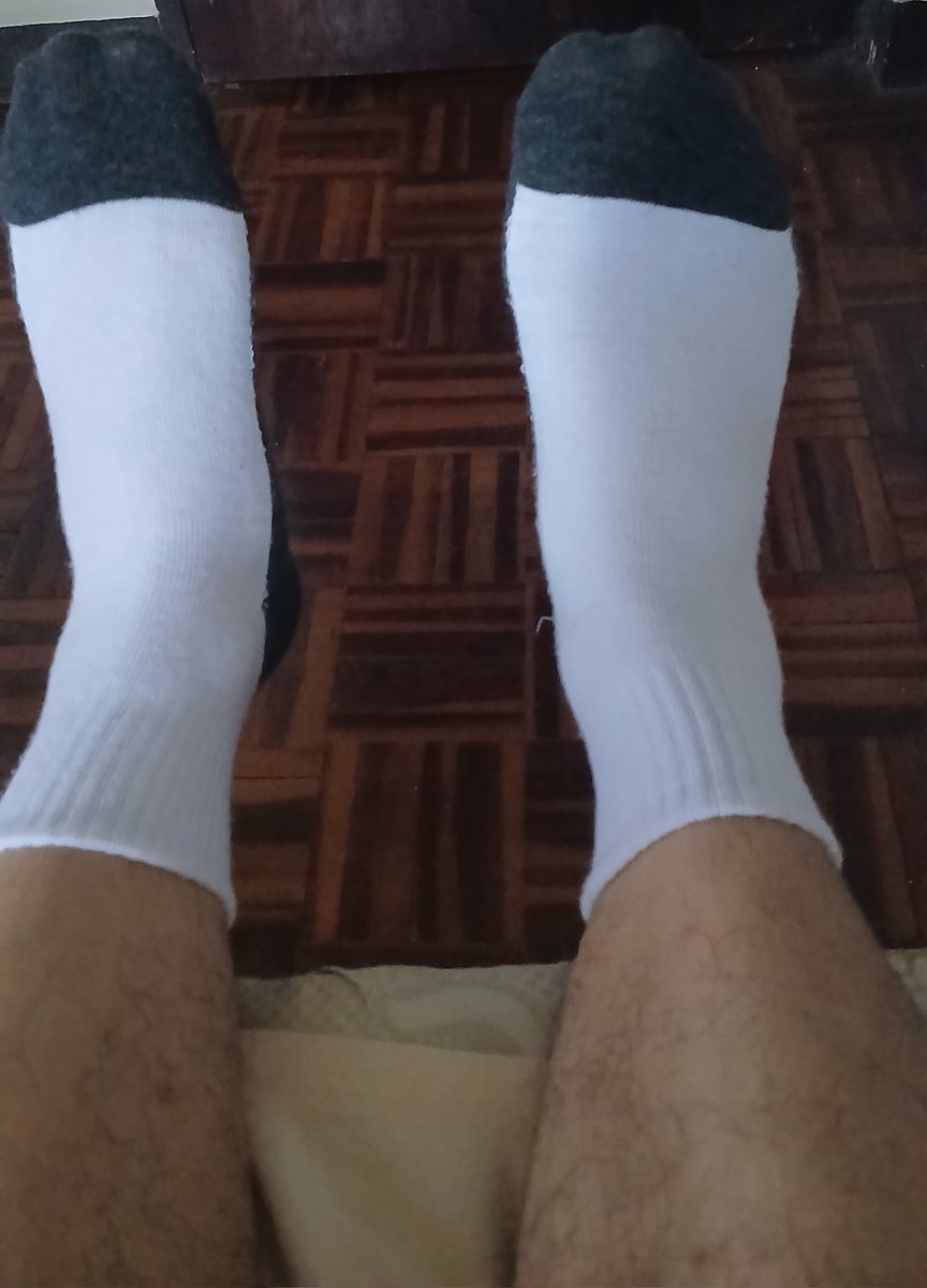 #socksmell #sniff sock fetish ถ้ามีหมาคอลเคลียแต่เช้าคงจะดี