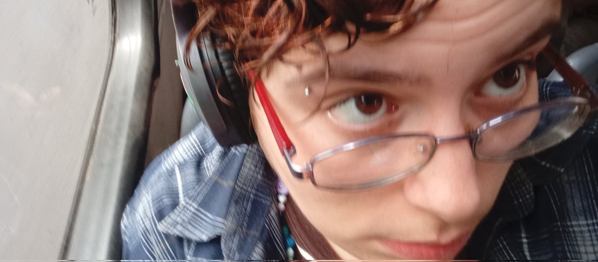 geekynflirty's tweet image. dejo esto y m retiro lentamente