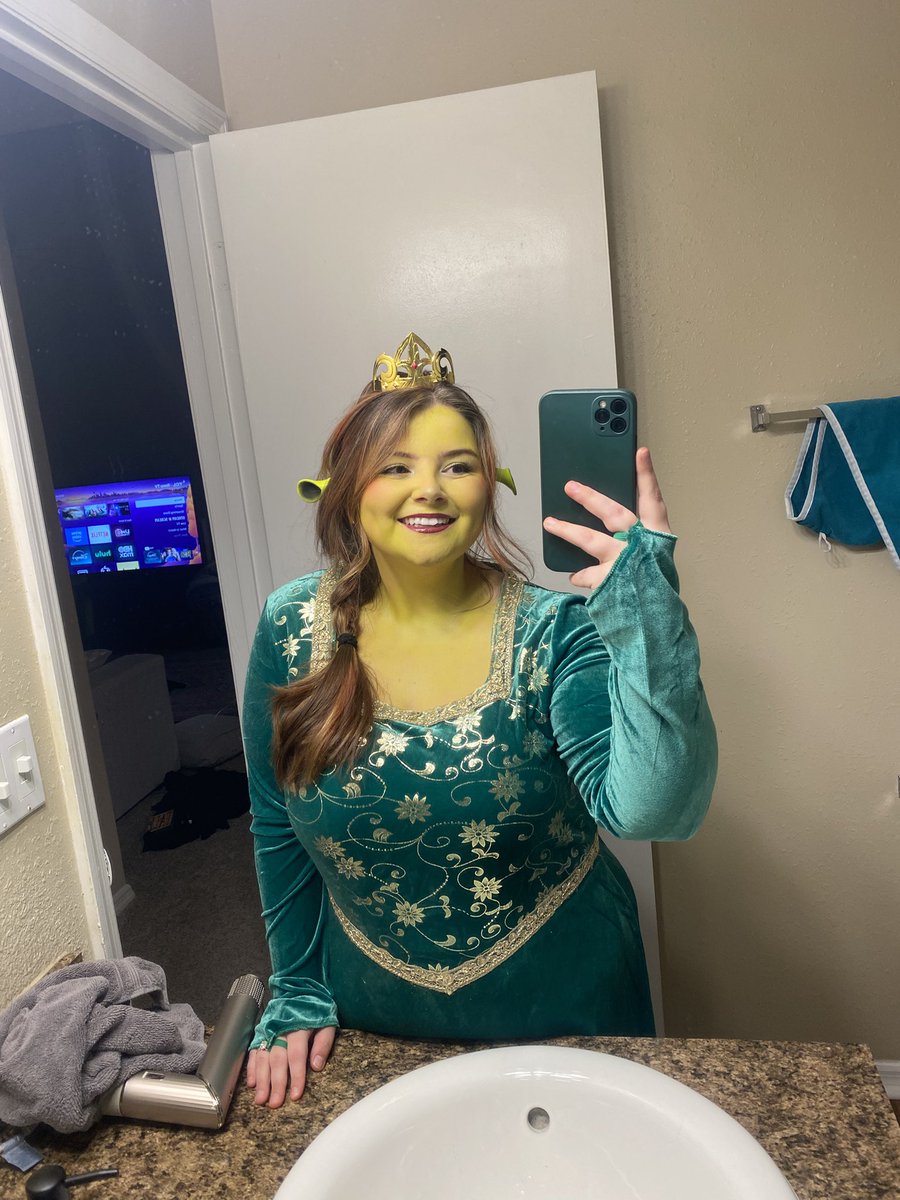ashley tweet media