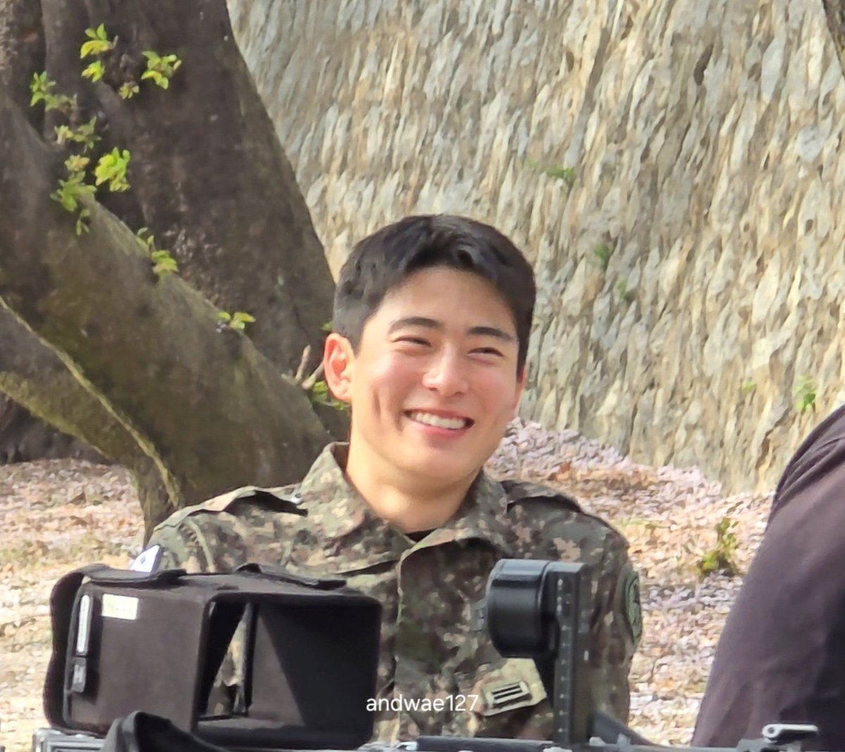 twneayyishere's tweet image. แก้มกลมๆอยุ่อย่างนั้น แก้มแห่งเกาหลี