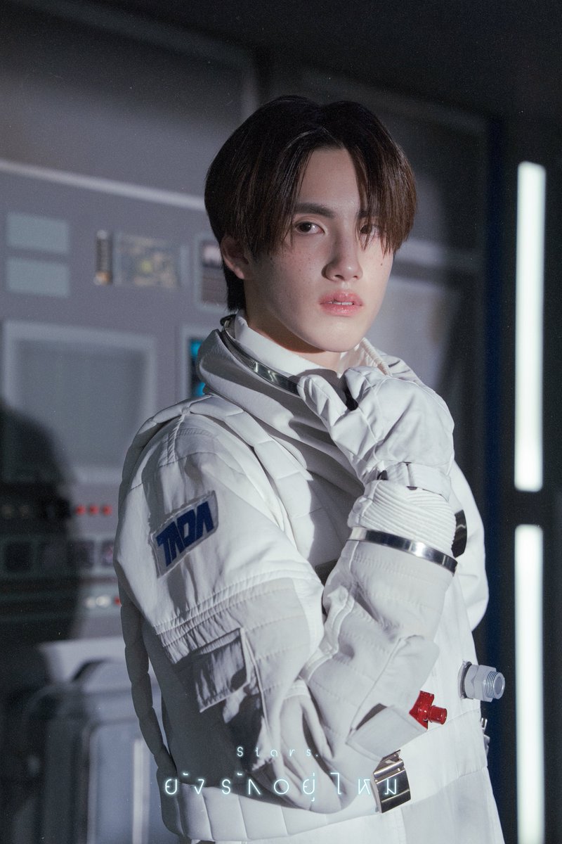 BUS_SONRAY's tweet image. เราจะไปต่อด้วยกันได้ไหม ถ้าเราคิดไม่เหมือนกัน

#PHUTATCHAI

‘ยังรักอยู่ไหม (Stars.)’
MUSIC VIDEO
RELEASE ON 05.11.2025
7PM (GMT+7)
YouTube: TADA LABELS

#BUS_ยังรักอยู่ไหม_IndividualPhoto
#BUS_ยังรักอยู่ไหม
#BUSbecauseofyouishine
#SONRAYMUSIC