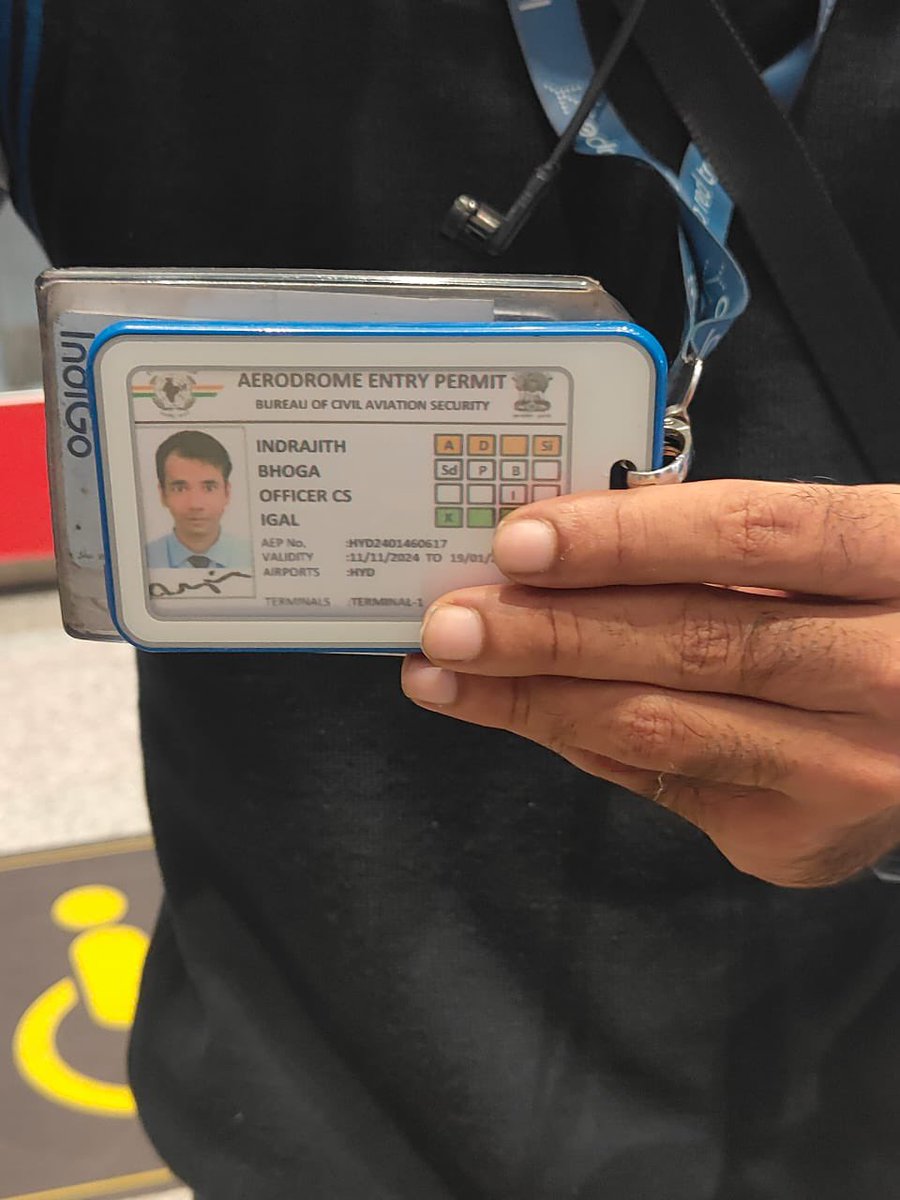 Patsy_sl's tweet image. Flew @IndiGo6E 6E6154 (Kolkata → Hyderabad, Nov 2). Landed 11:05 PM to find my suitcase broken.
Claim filed now awaiting fair compensation as per DGCA &amp;amp; Montreal Convention.
Handle passengers’ belongings with care! ✈️💼
#IndiGo #PassengerRights
@JM_Scindia @MoCA_GoI @DGCAIndia