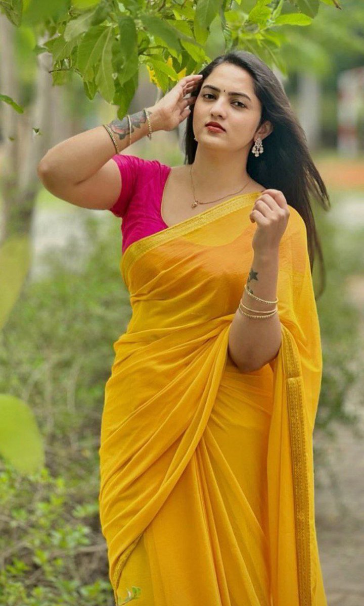 प्यारी भाभी <a href="/ShairaSrivastav/">🦋$h@ira🦋</a>  जिनका बदन कमुखता का प्रतिक है ये बहुत ही प्यारी और गौरवमयी है जो लखनऊ की राजकुमारी है। जिनकी एक झलक पाने के लिए बच्चे से बूढ़े सभी आतुर रहते है।