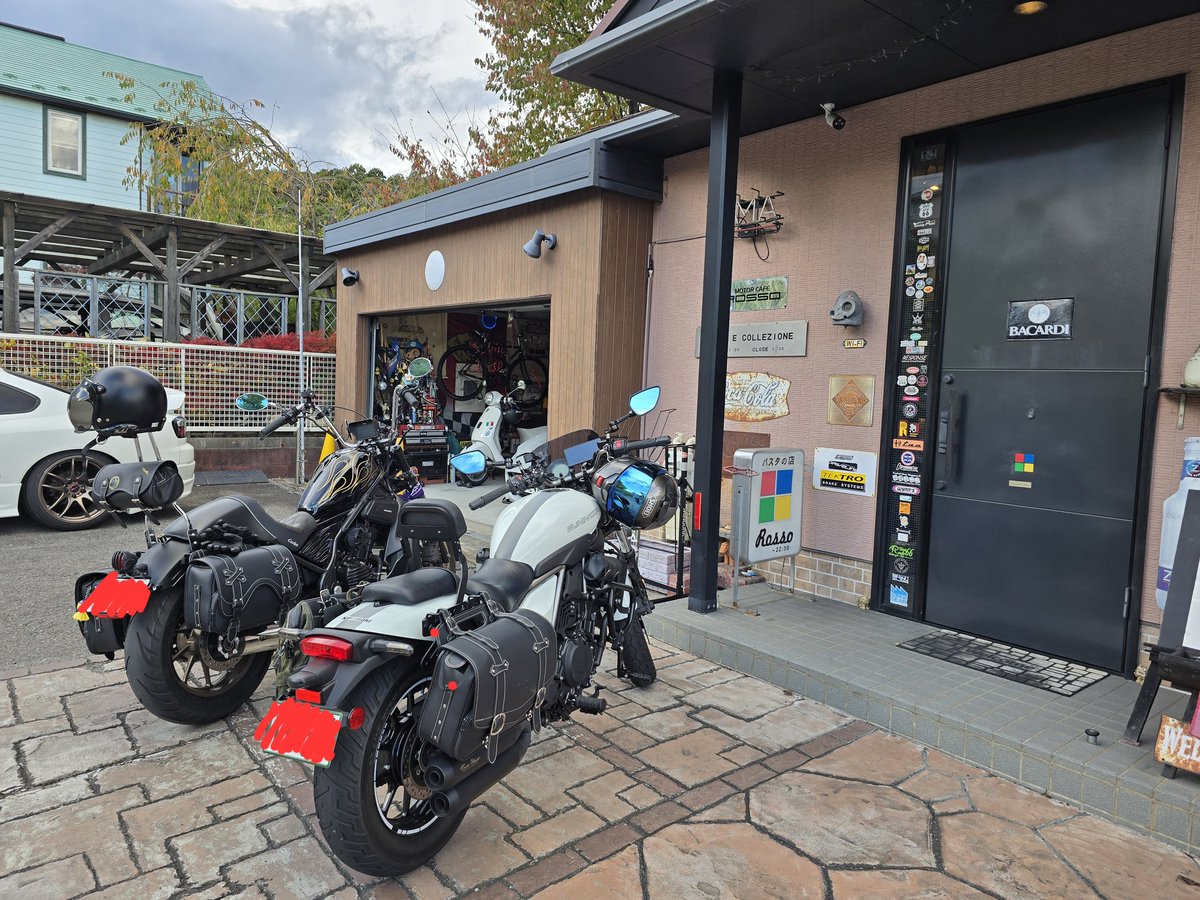 bkbk1980bkbk's tweet image. 午前仕事して、午後からバイクしよーかなーと自宅戻ろうとしていたらまさかのレブルのふぐさん発見！
始めましてとお声がけして
、バイク準備してご近所散歩😆
#ROSSO