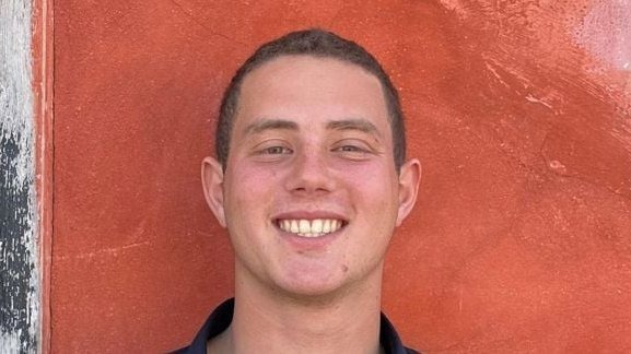 Hamàs ha retornat l'Omar Nowtra, segrestat  i assassinat pel grup terrorista Hamas. 
El seu pare, Ronen: «El nostre Omar en sòl israelià. Finalment, quin dolor i quin alleujament»*
L'Omar tenía 21 anys i va venir d'EEUU a fer el servei
Q la seva memòria sigui beneïda i recordada