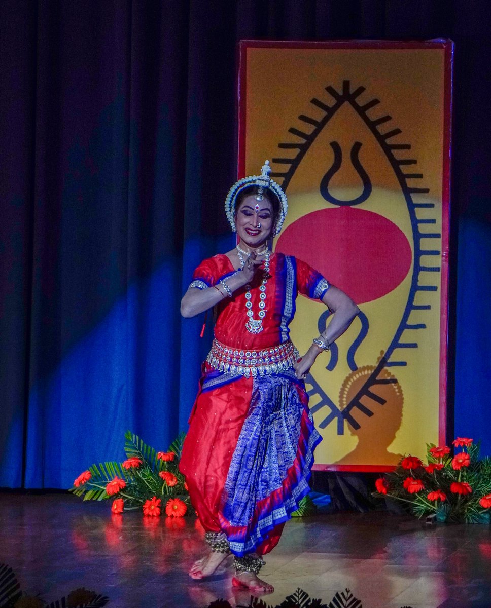 OfficialJipmer's tweet image. #JIPMER #SPICMACAY #Heritage Club organised an enchanting #Odissi recital by Vid. #SujataMohapatra on Nov 2, 2025 at Dr. APJ Abdul Kalam Auditorium.
Prof. Vir Singh Negi highlighted the role of #art in nurturing students’ mental well-being. ✨
#IndianClassicalDance #Culture