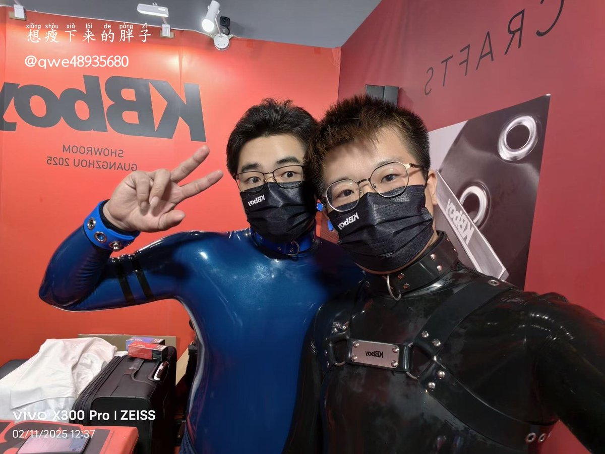 成人展不白来啊兄弟们
1.<a href="/cokeoysters/">可乐33（约稿版）</a> 啊～可乐老师
2.<a href="/SisselMO233/">阿墨SisselMO233</a> 新朋友
3.<a href="/Antonythyrra/">安东尼奥</a> 新朋友+2
4.<a href="/LoBakGouHK/">蘿蔔糕</a> +3