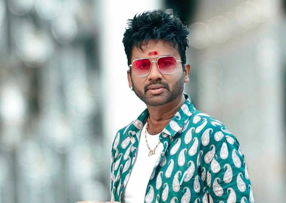 kalakkalcinema's tweet image. Wishing the actor #CoolSuresh, a very happy birthday!🎉🎂

#HappyBirthdayCoolSuresh #HBDCoolSuresh