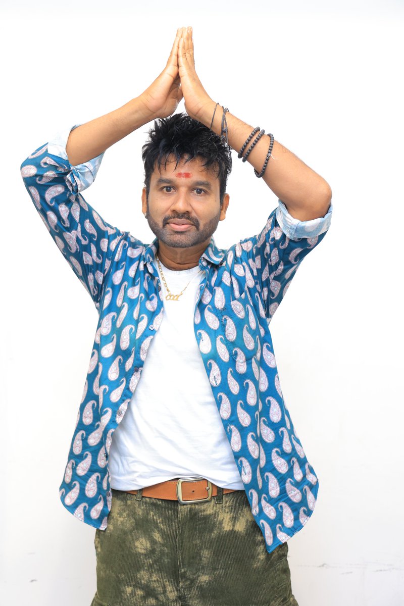 kalakkalcinema's tweet image. Wishing the actor #CoolSuresh, a very happy birthday!🎉🎂

#HappyBirthdayCoolSuresh #HBDCoolSuresh