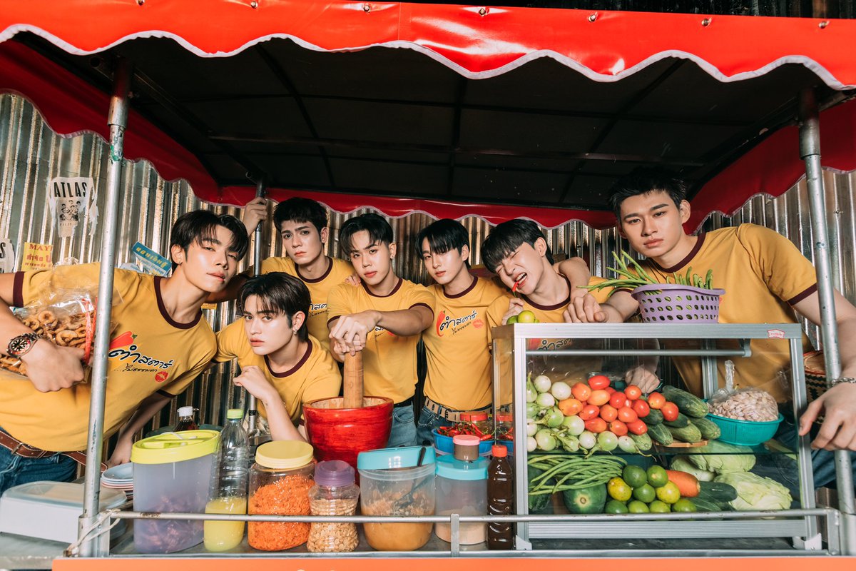 ALLNewsEXPRESS1's tweet image. TPOP ทำถึง!!! จาก “วงมังคุด” สู่ “วงส้มตำ” ความแซ่บแบบไม่ธรรมดา

#ATLASSOMTAM_MV 
#ส้มตำไทยใส่แอทลาส 
#ATLAS_SOMTAM

เพลงใหม่ล่าสุดของ ATLAS - “SOMTAM (ส้มตำ)” (SINGLE ที่ 4 ในปี 2025)  เสิร์ฟส้มตำรสจัดจ้าน สะท้านใจ ผลงานการโปรดิวซ์เพลงโดย JAP the Richman Toy…