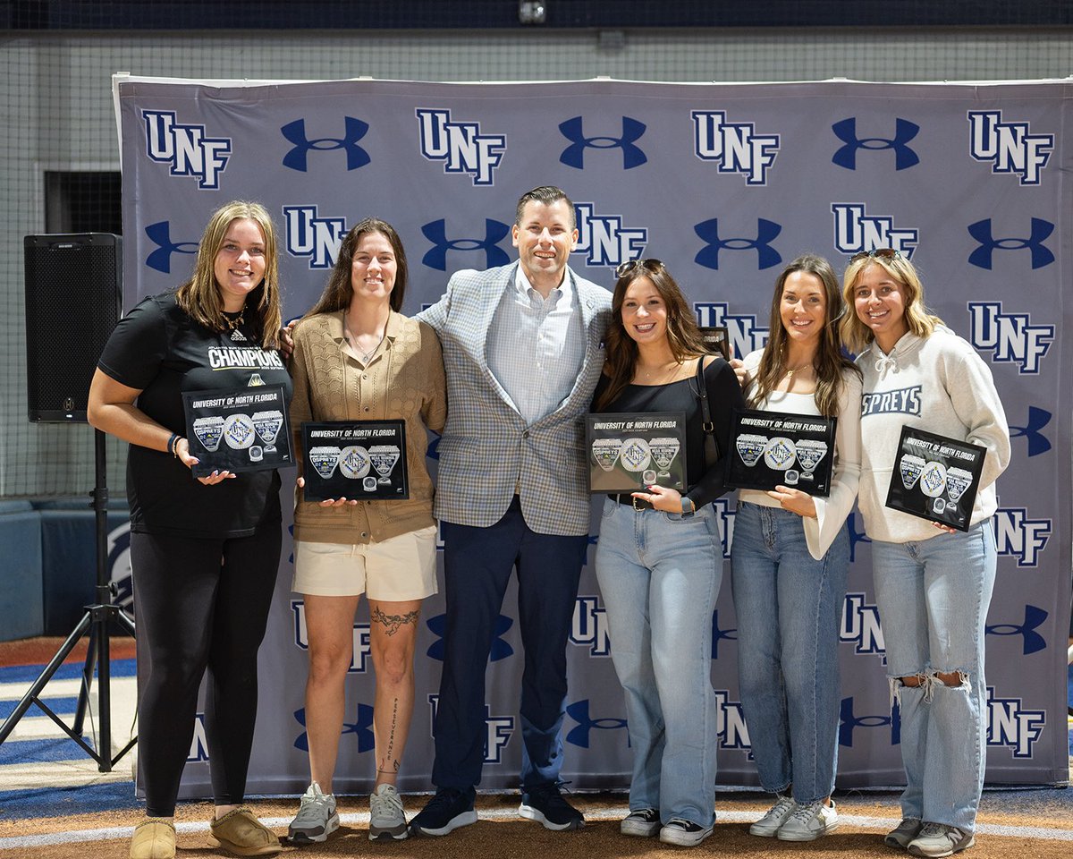 Celebrating the champs during our second-annual Dinner on the Diamond!

#SWOOP | 📸 <a href="/AddisonKeef/">Addie Keef</a>