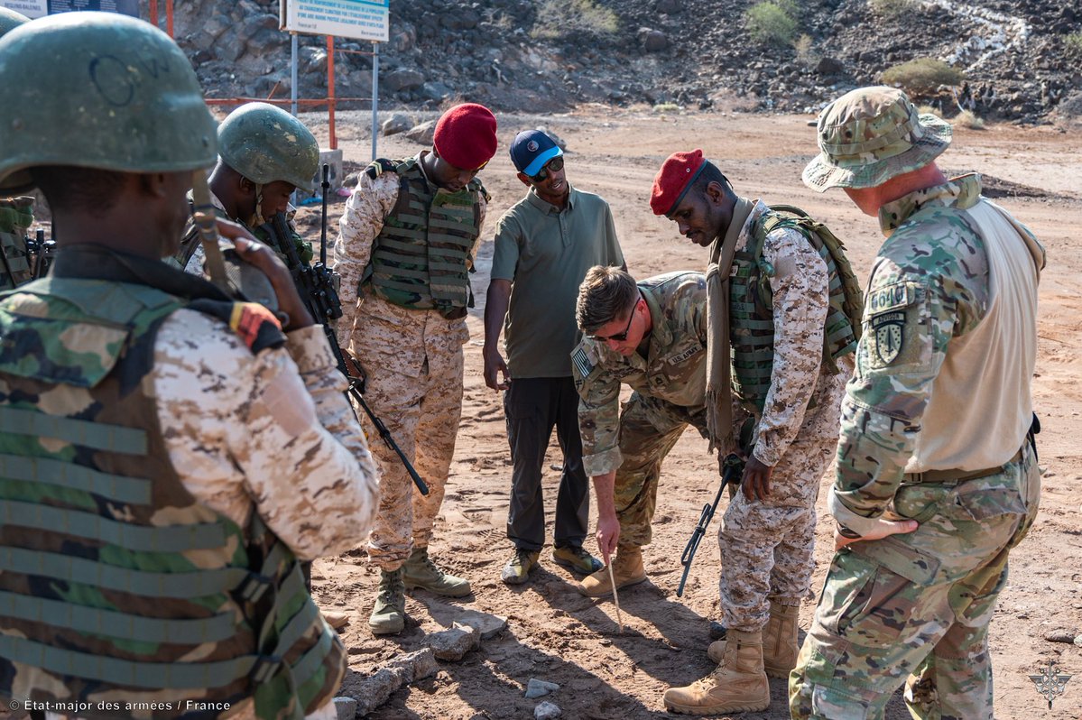 FrenchForces's tweet image. 📍Djibouti | Multinational Amphibious Exercise #BULLSHARK 🦈
 
🤝Participation of 🇫🇷🇯🇵🇪🇸 military detachments and defense and 🇩🇯 security forces in the 🇺🇸-led exercise
 
🫡 Realistic scenario of landing troops from the sea with air support 🚁
 
🎯 Strengthening the capacity of…