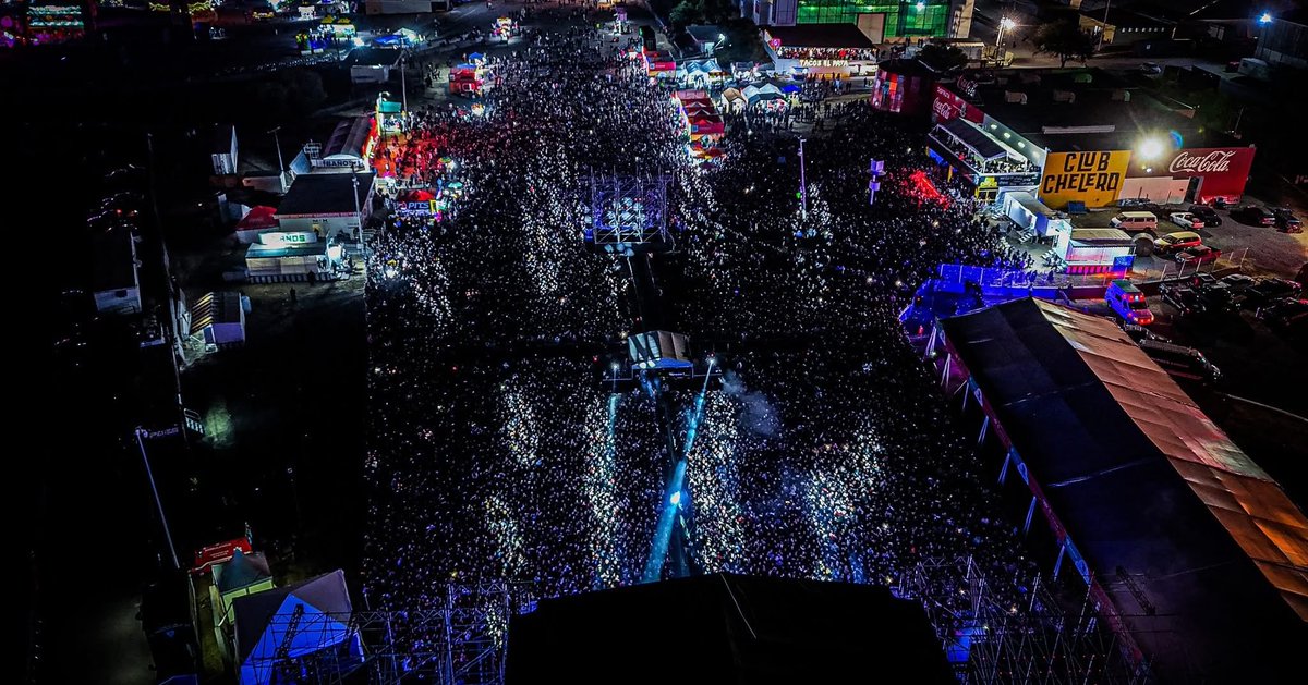 JonnasVera's tweet image. El poder de Belinda para abarrotar recintos