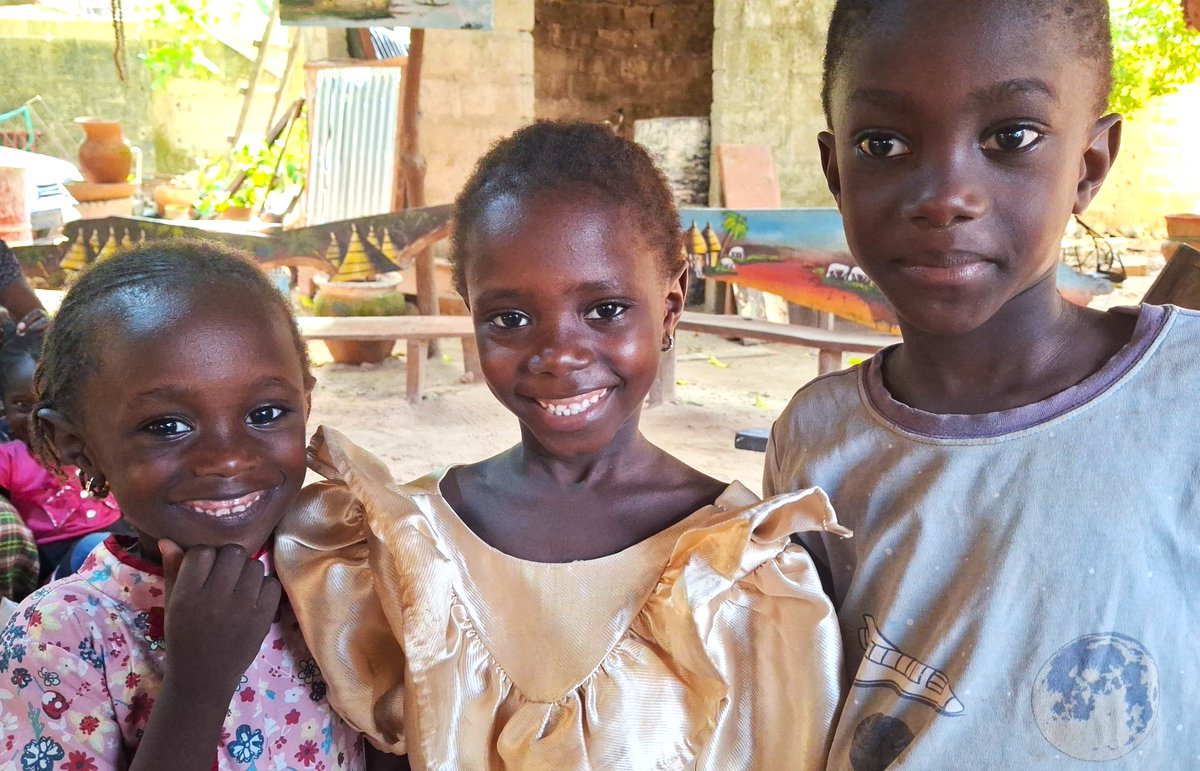 Recently, I went to Gambia Africa to visit the Saine family and had a wonderful reunion with them. I took with me some art supplies donated by staff at PotteryWorks, and gave a workshop in the Saine studio demonstrating how to bubble glaze. It was a very rewarding time with them