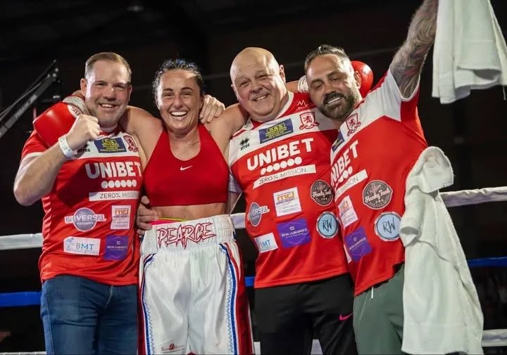 Jade Pearce fights for the third time as a professional this weekend as she faces Kirsty Hill in Newark on a <a href="/CarlGreavesPro/">Carl Greaves</a> show. I caught up with her to discuss her boxing journey so far. 

thecounterpunch.co.uk/f/jade-pearce-…