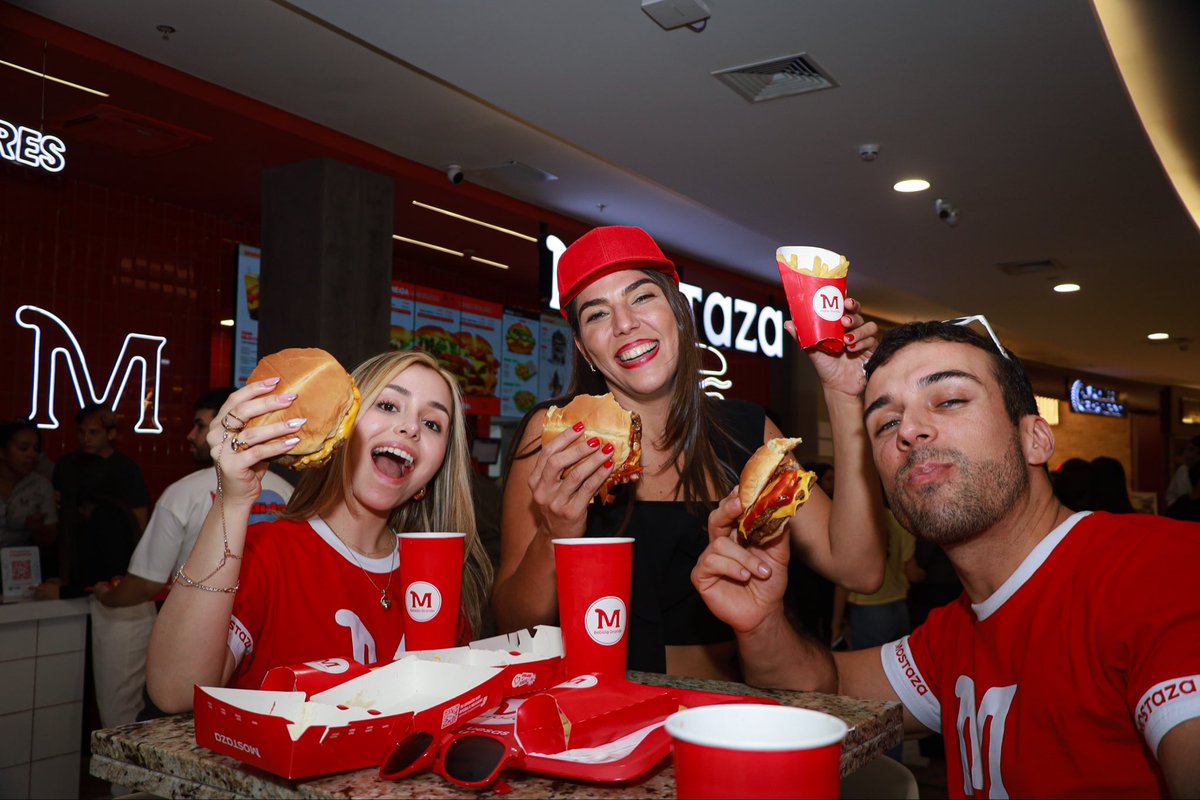 Apertura de nuestro local #14 en PJC
🥳🍔🍟