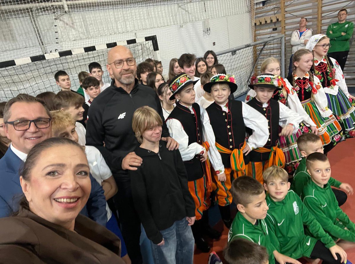 GosiaNiemczyk's tweet image. #Łódzkie, świetne wieści. 30 mln dofinansowania z @MSiT oraz od Marszałek @jskrzydlewska  na inwestycje sportowe w województwie łódzkim oraz 13 mln dofinansowania na budowę aż  10 boisk wielofunkcyjnych typu Orlik. 

#RobimyNieGadamy #sport #ruch #zdrowie