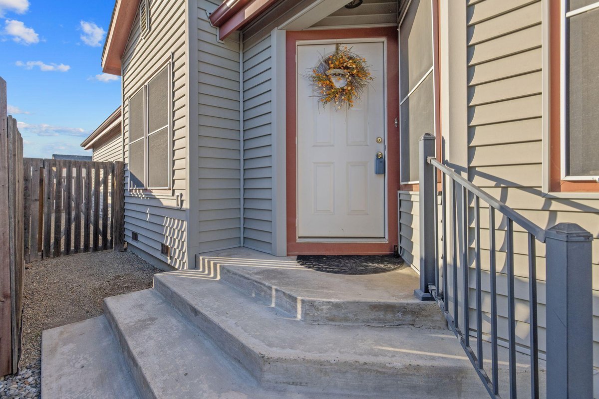 SusanKazarian's tweet photo. 4603 S Verde Vista Street, Visalia, CA, 93277
3 bed | 2 bath 1557 Sq. Ft.
Active | 319000
https://t.co/itXvsUkeQG
Discover comfort, convenience and resort-style living in this beautifully maintained home located in one of the most desirable senior neighborhoods in Visalia.... https://t.co/uFSKEVmG8O